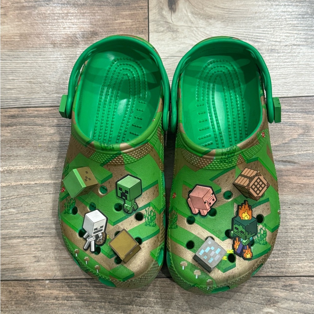 Big kids Minecraft crocs size 6